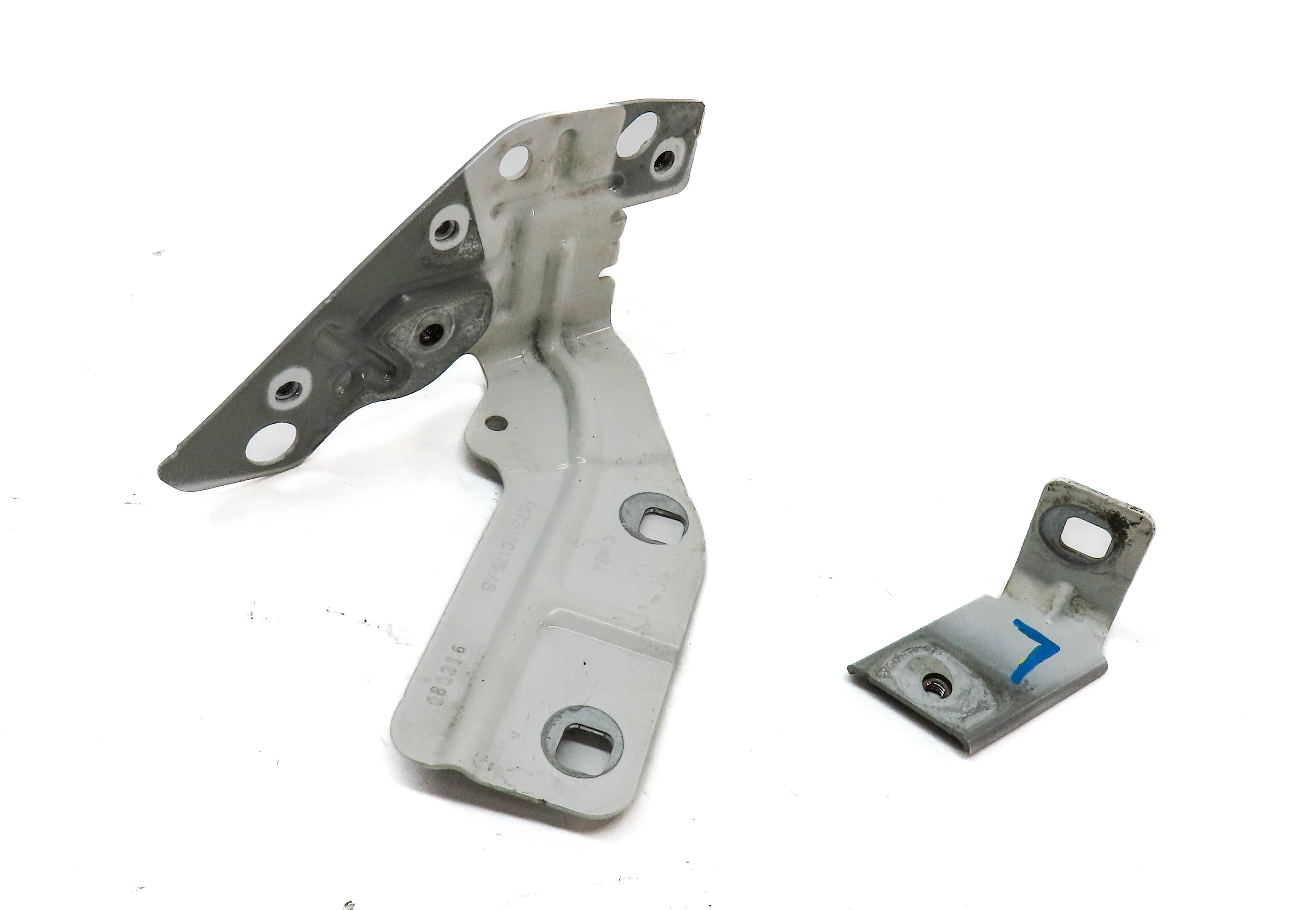 2016 LAND ROVER DISCOVERY SPORT (L550) FRONT LEFT FENDER MOUNT BRACKET SET 2 — exact item pictured